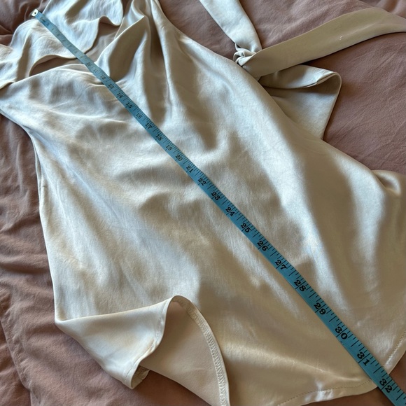 🤍 Ivory Silk Halter Dress - Picture 3 of 4